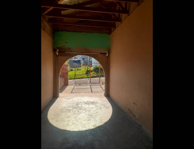 3 BEDROOM FREEHOLD FOR SALE IN TIRYVILLE
